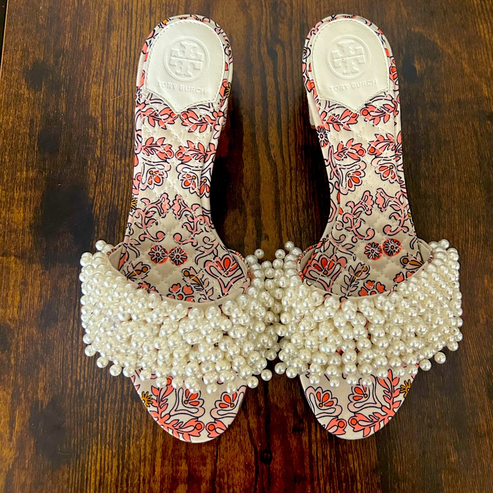 Tory Burch kitten heel mule with Pearls - size 7